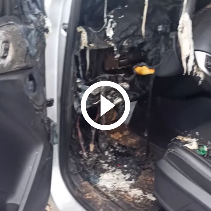 V&Iacute;DEO: Caminhonete fica ‘derretida’ ap&oacute;s ser atingida por raio: ‘saiu sem nenhum ferimento’ – Foto: Reprodu&ccedil;&atilde;o/ND