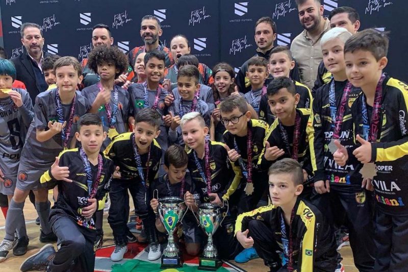 Sub-9 do Jaragu&aacute; Futsal venceu quatro dos cinco jogos na competi&ccedil;&atilde;o disputada na Espanha – Foto: Divulga&ccedil;&atilde;o/ND