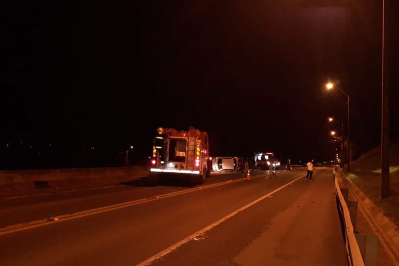 Homem morreu ao capotar o carro – Foto: Corpo de Bombeiros/Divulga&ccedil;&atilde;o/ND