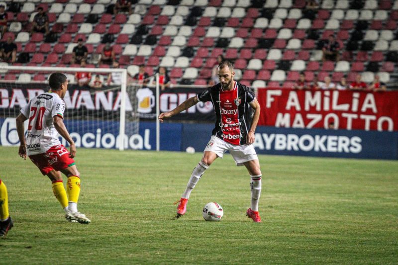 JEC e Brusque se enfrentaram na noite desta quinta-feira (26), na Arena Joinville – Foto: Gustavo Mej&iacute;a/JEC/Divulga&ccedil;&atilde;o/ND