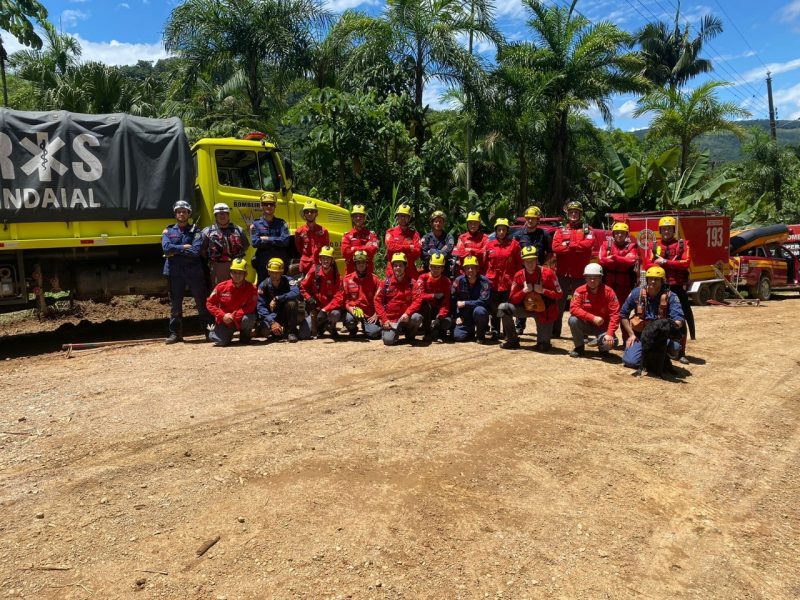 Equipe que trabalhou nas buscas por corpo de homem de 50 anos desaparecido &#8211; Foto: Corpo de Bombeiros Voluntários de Indaial/Divulgação/ND