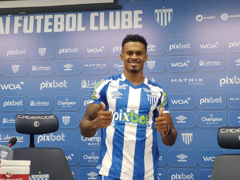 Fabr&iacute;cio Baiano durante apresenta&ccedil;&atilde;o no Le&atilde;o – Foto: Ian Sell/ND