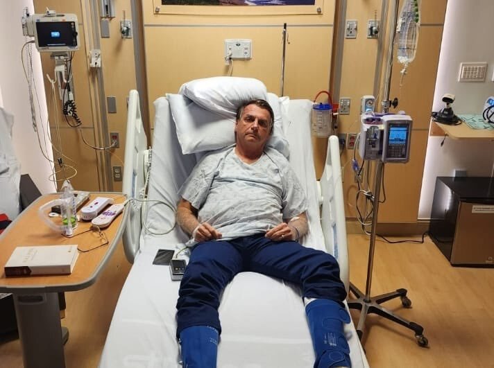 Bolsonaro Posta Foto Internado Em Hospital Nos EUA: 'desde A Facada ...