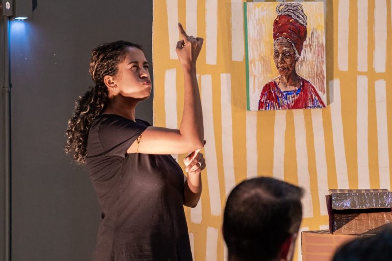 Professora de portugu&ecirc;s, Gizelly conquistou o pr&ecirc;mio Profissional Transformador com o projeto ‘Comunica Libras’ – Foto: Ruth Rodrigues/Reprodu&ccedil;&atilde;o