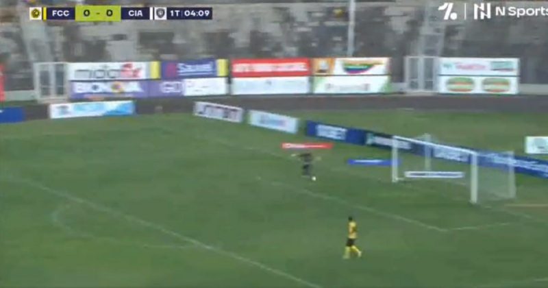 Ex-goleiro do JEC comete falha bizarra no Campeonato Paranaense