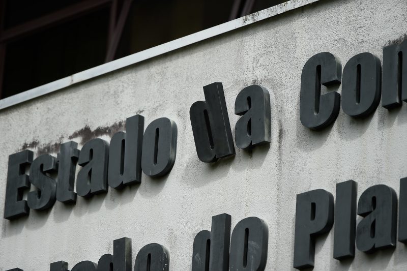 Detalha de fechada com letreiros no Centro Administrativo do governo do Estado, em Florian&oacute;polis. Foto:&nbsp; Roberto Zacarias/Secom/ND