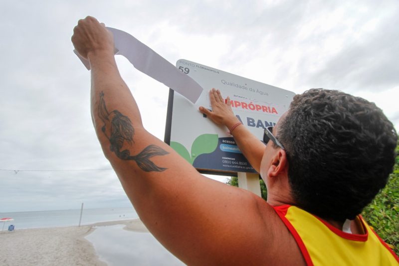 Praia com água imprópria para banho em SC