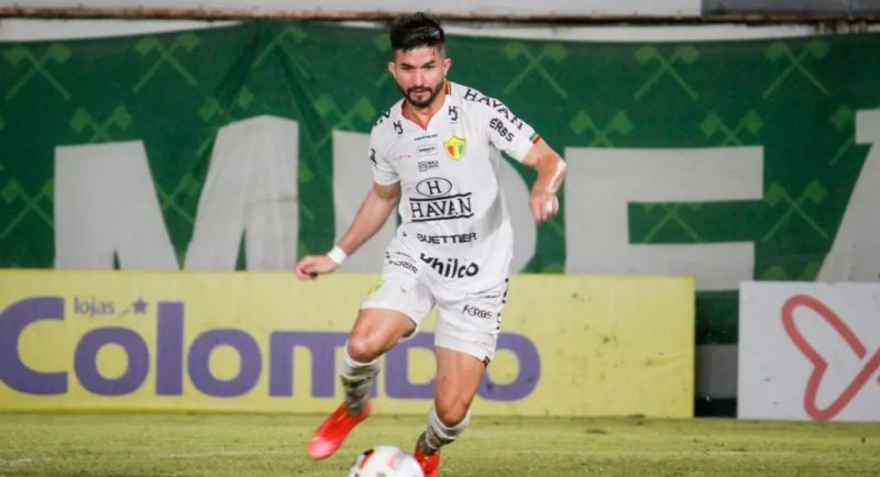 Guilherme Queiroz durante jogo do Brusque – Foto: Brusque F.C/Divulga&ccedil;&atilde;o/ND