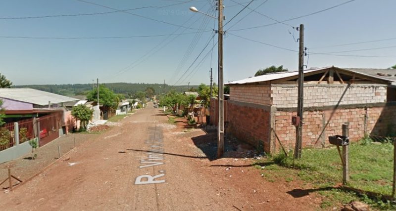 Assassinato ocorreu na rua Vinte e Cinco de Julho, no Bairro Efapi, em Chapec&oacute; – Foto: Cr&eacute;dito: Google Street View/Reprodu&ccedil;&atilde;o/ND