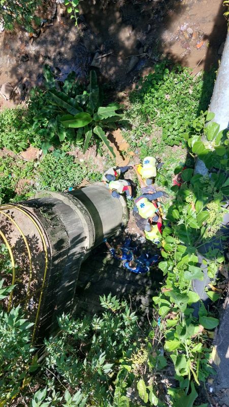 Homem precisou ser resgatado pelos bombeiros – Foto: Divulga&ccedil;&atilde;o/Corpo de Bombeiros Militar