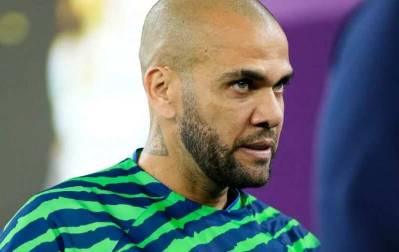 Daniel Alves jogou futebol na prisão pela primeira vez