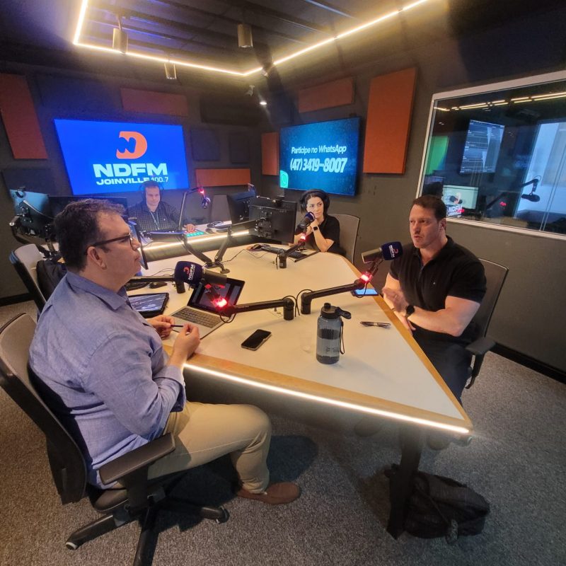 GIRO ND – Matheus Furlan e Sabrina Aguiar&nbsp; e o agente de tr&acirc;nsito do&nbsp;CIRETRAN Guilherme Machado.