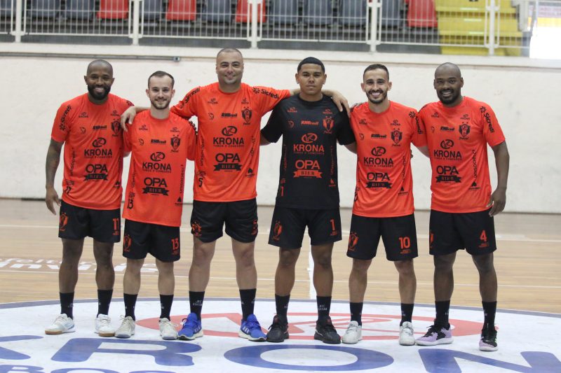 Henrique, Gabriel Gurgel, &Eacute;der Lima, Eric, Kevin e Ernani s&atilde;o as novas caras no elenco – Foto: JEC Futsal/Divulga&ccedil;&atilde;o/ND