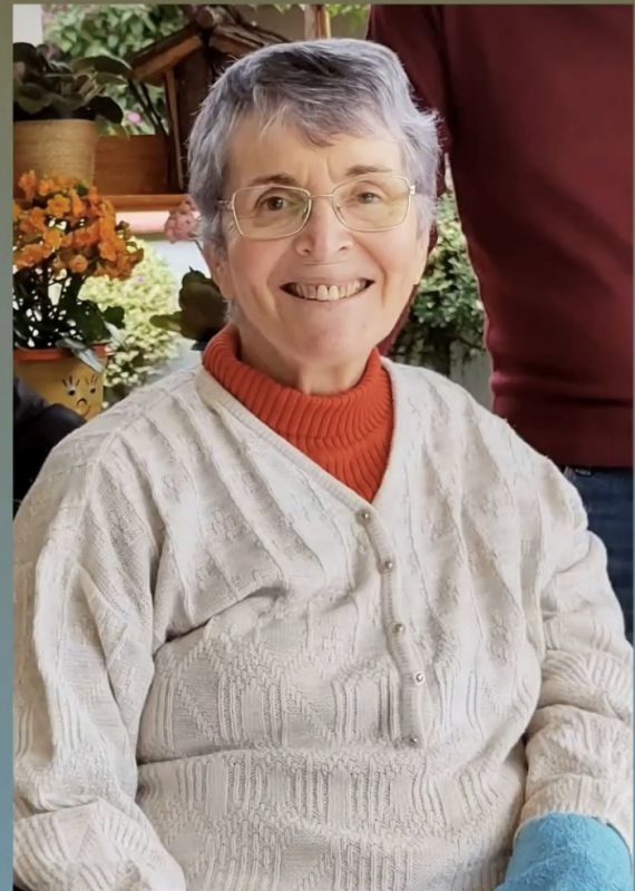 Teka Keller amava a comunica&ccedil;&atilde;o e realizar v&aacute;rias aventuras, como andar de moto, rapel e voar de asa delta – Foto: Divulga&ccedil;&atilde;o/Internet