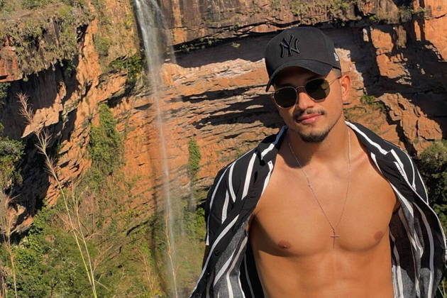 Como Iza, Yuri costuma postar fotos sensualizando nas redes – Foto: Reprodu&ccedil;&atilde;o/Internet