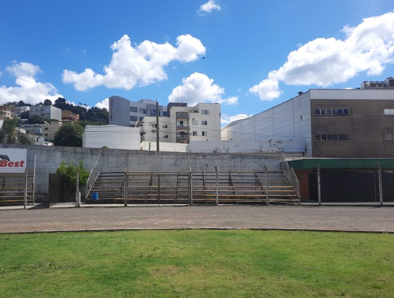 Setor destinado aos visitantes no est&aacute;dio Domingos Machado de Lima, em Conc&oacute;rdia – Foto: John L&eacute;o/FFC/Divulga&ccedil;&atilde;o/ND