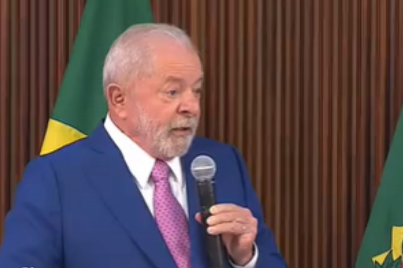Lula decreta intervenção federal no DF
