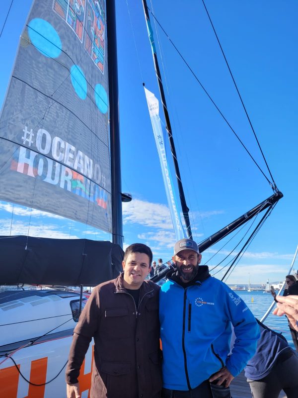 Marcelo Nunes conversou com Carlos Guimar&atilde;es, Portugu&ecirc;s, membro da equipe 11th hour racing team da terra – Foto: Reprodu&ccedil;&atilde;o/ND