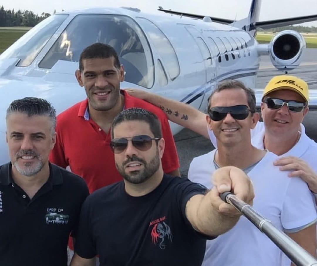Corn broker Criciumense Marcelo Cruz in Florida with his friends, clients and international sports celebrities.  - Disclosure / ND