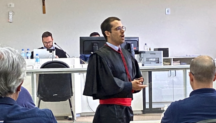 O Promotor de Justi&ccedil;a Lucas Broering Correa atuou na sess&atilde;o do J&uacute;ri. &mdash; Foto: MPSC/Reprodu&ccedil;&atilde;o/ND