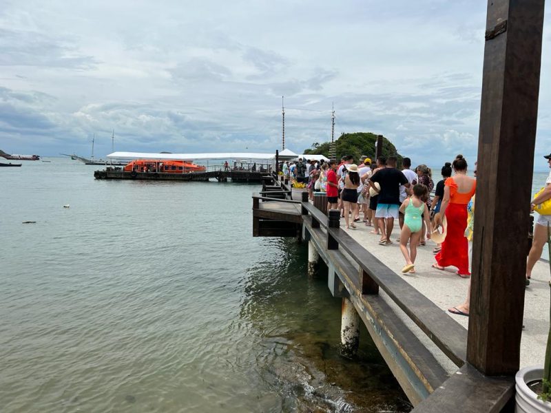 Trapiche de B&uacute;zios: acanhado, mas com 112 escalas previstas este ano – Foto: Moacir Pereira