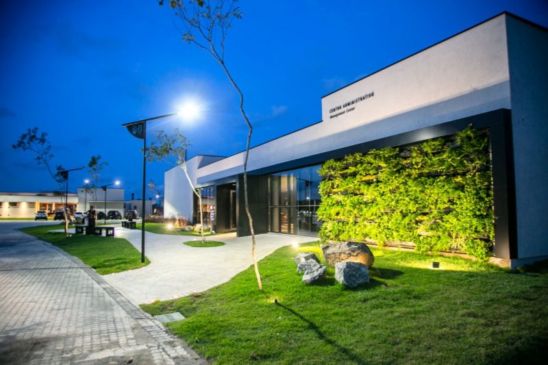 Espa&ccedil;o conta com centros de conviv&ecirc;ncia, administrativo e lazer de alto padr&atilde;o, seguran&ccedil;a, heliponto homologado, portaria 24 horas, &aacute;reas verdes e de lazer – Foto: Navepark/Divulga&ccedil;&atilde;o/ND