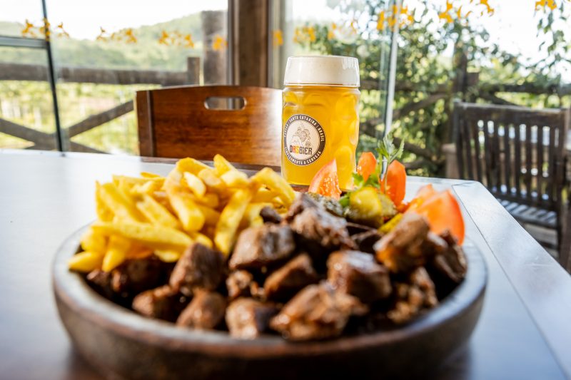 O visitante conta com um restaurante é típico que oferece o melhor da gastronomia tradicional e harmonização com as cervejas da marca – Foto: Das Bier Cervejaria/Divulga&ccedil;&atilde;o