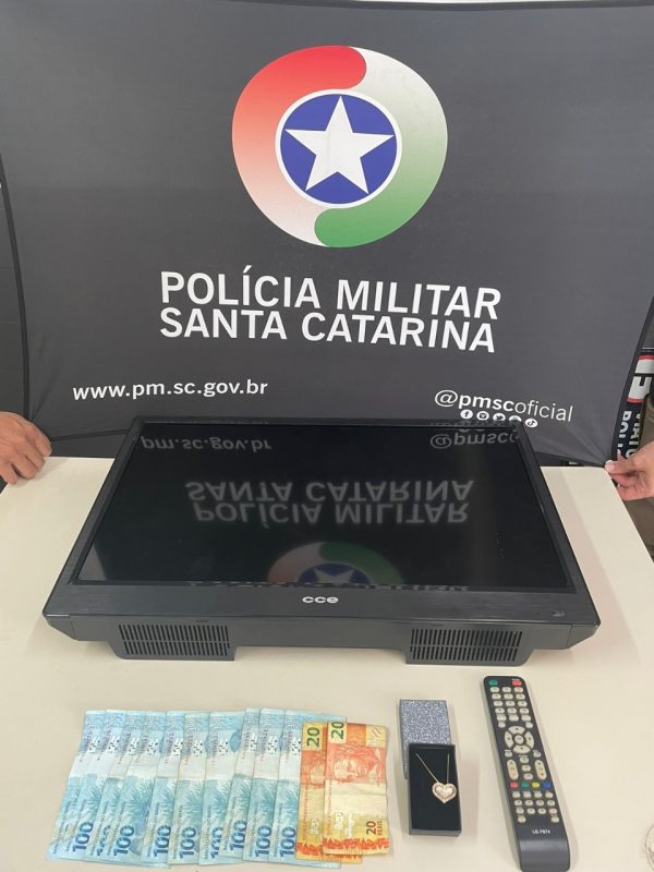 PM recuperou os objetos furtados – Foto: PM/Divulga&ccedil;&atilde;o/ND