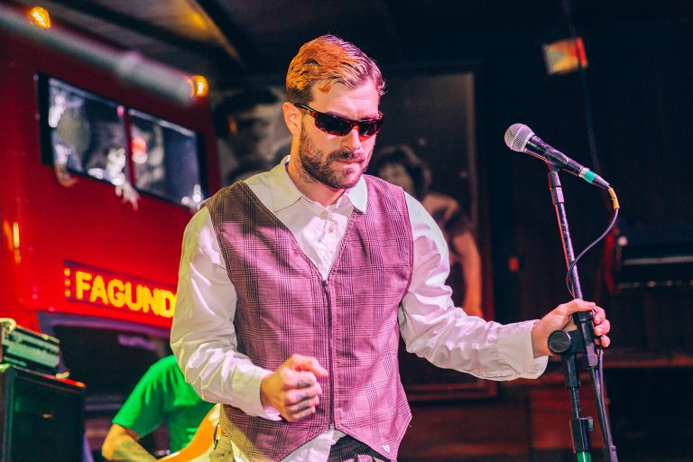 Skate e m&uacute;sica s&atilde;o as paix&otilde;es de Pedro Barros que lan&ccedil;ou o EP “Life Lovers” com a banda PB &amp; Amantis – Foto: divulga&ccedil;&atilde;o