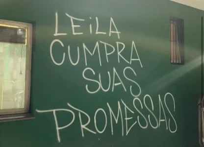 Torcedores reclamam da presidente Leila Pereira