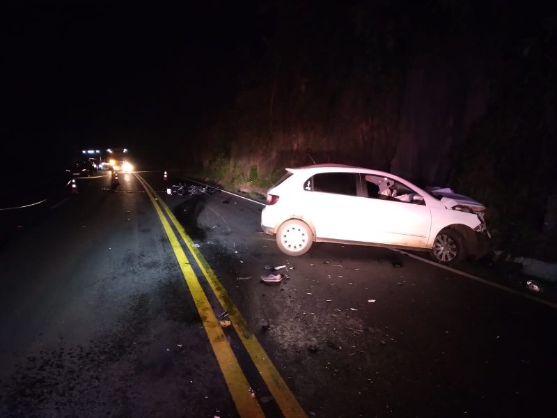Conforme a PMRv, o motorista do carro estaria fazendo ultrapassagens proibidas. &mdash; Foto: PMRv/Reprodu&ccedil;&atilde;o/ND