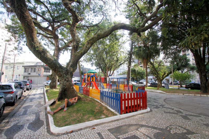 Pra&ccedil;a Ol&iacute;vio Amorim, no Centro de Florian&oacute;polis, em foto desta quarta-feira (25) &agrave; tarde – Foto: Leo Munhoz/ND