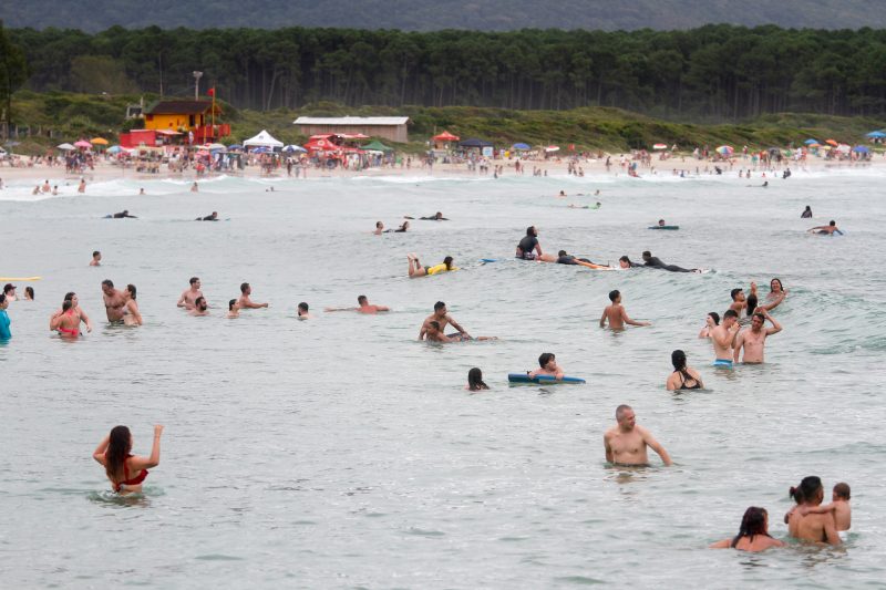 N&uacute;mero de afogamentos dobram nesta temporada – Foto: Leo Munhoz/ND