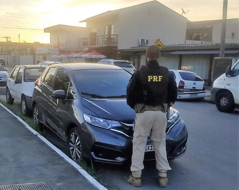 Carro foi localizado e quadrilha presa com drogas – Foto: PRF/Reprodu&ccedil;&atilde;o/ND