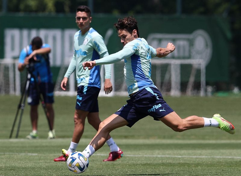 Raphael Veiga costuma ser "carrasco" do Flamengo