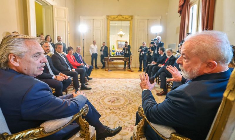 Presidente Lula em reuni&atilde;o com o presidente argentino, Alberto Fern&aacute;ndez – Foto: Ricardo Stuckert/PR