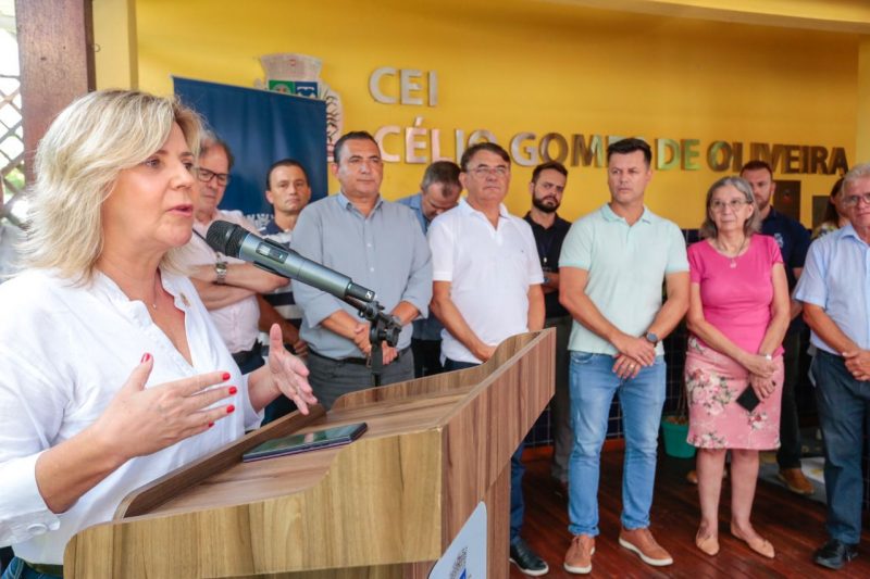 ordem de serviço para asfaltar rua é entregue