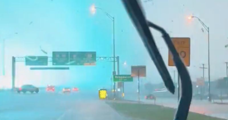 Explos&atilde;o causada por tornado aterrorizou motorista – Foto: @Mr_JCE/Twitter/Reprodu&ccedil;&atilde;o/ND