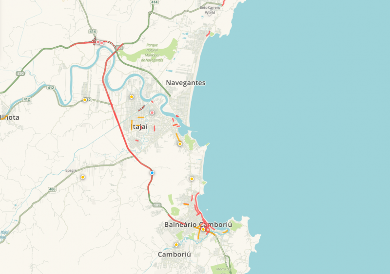 Rodovia que d&aacute; acesso a Itaja&iacute; e tamb&eacute;m em pontos de Balne&aacute;rio Cambori&uacute;, o fluxo &eacute; intenso neste s&aacute;bado (7) – Foto: Waze/Divulga&ccedil;&atilde;o/ND