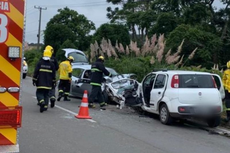 Dois homens e uma mulher ficaram feridos – Foto: Corpo de Bombeiros Militar/Divulga&ccedil;&atilde;o/ND
