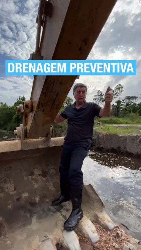 FRAME – Prefeito Top&aacute;zio foi conferir o desassoreamento – Foto: Divulga&ccedil;&atilde;o