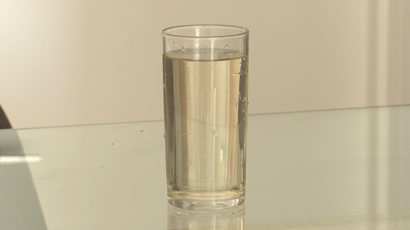 &Aacute;gua dos moradores de Araquari – Foto: Juliano Masselai/NDTV