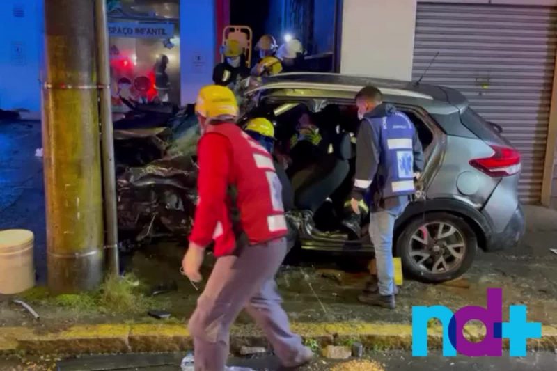 FRAME – Bombeiros e socorristas do Samu fizeram o resgate e atendimento das v&iacute;timas feridas no local – Foto: Reprodu&ccedil;&atilde;o/Divulga&ccedil;&atilde;o/ND