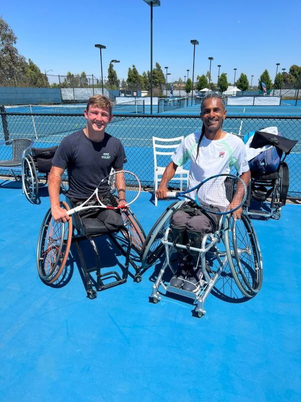 Destaque no T&ecirc;nis Adaptado, Ymanitu Silva (de camiseta branca) vai representar o Brasil no Australian Open ao lado do sul-africano Donald Ramphad – Foto: divulga&ccedil;&atilde;o fabrizio gallas