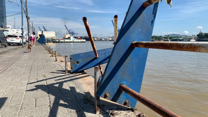 Moradores ficam sem prote&ccedil;&atilde;o durante caminhada no local – Foto: Reprodu&ccedil;&atilde;o/Almir Rodrigues/NDTV