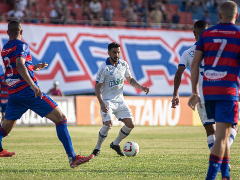Robinho durante partida contra o Marc&iacute;lio Dias pelo Campeonato Catarinense 2023 – Foto: L&eacute;o Piva/Ava&iacute;/ND