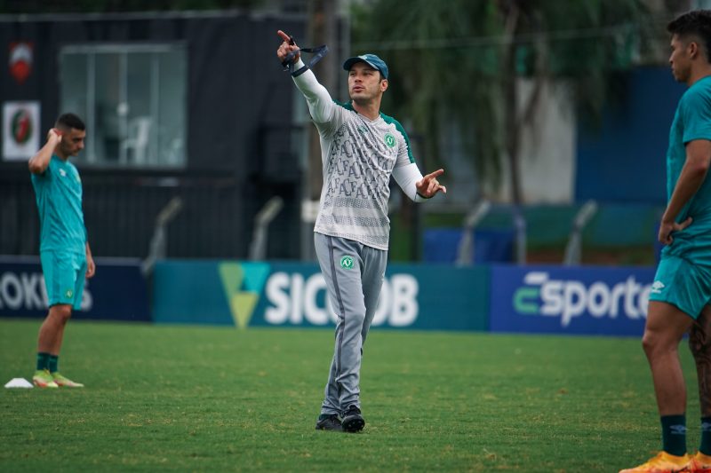 Chapecoense Demite O Técnico 20 Minutos Após 'fiasco' No Catarinense