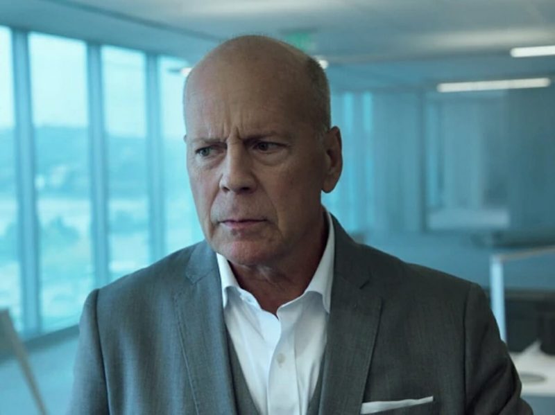 Due to a terminal illness, Bruce Willis does not recognize his own mother.