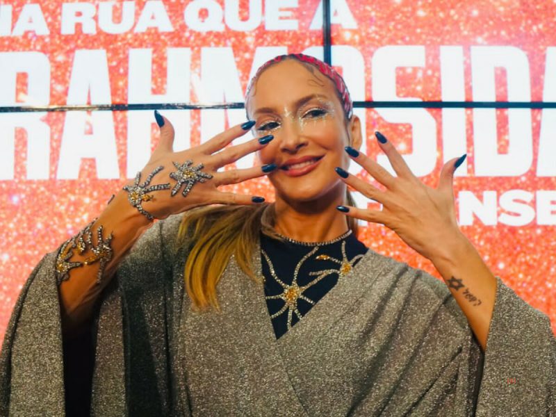 Claudia Leitte muda letra de uma das suas músicas mais famosas