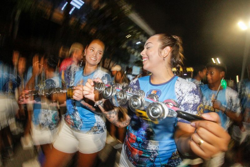 Ser&atilde;o 7h ao vivo de programa com todos os detalhes direto da Passarela do Samba Nego Quirido – Foto: Leo Munhoz/ND